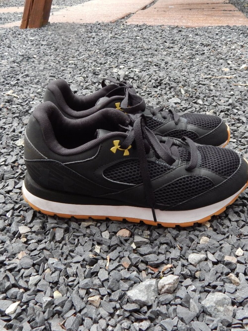Under Armour UA Jogger Shoes Black/Gold Running Shoes Womens Size 9.5